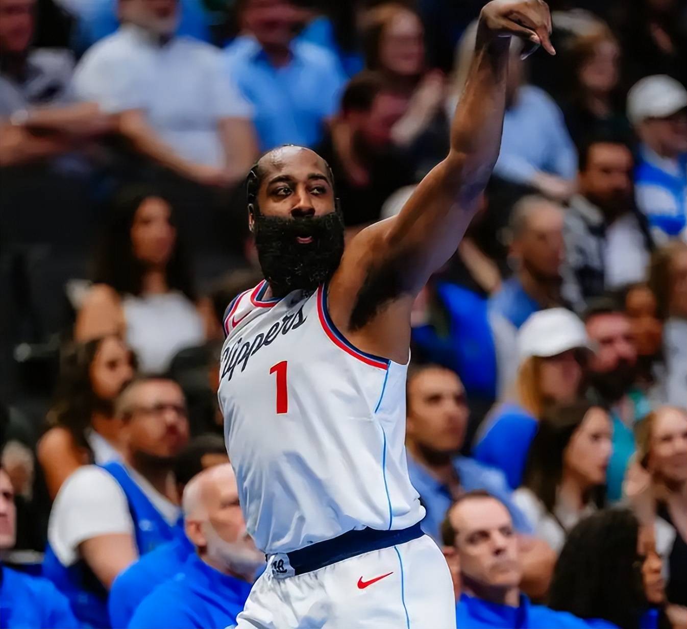 浙江队险胜广东队，哈登刷新纪录