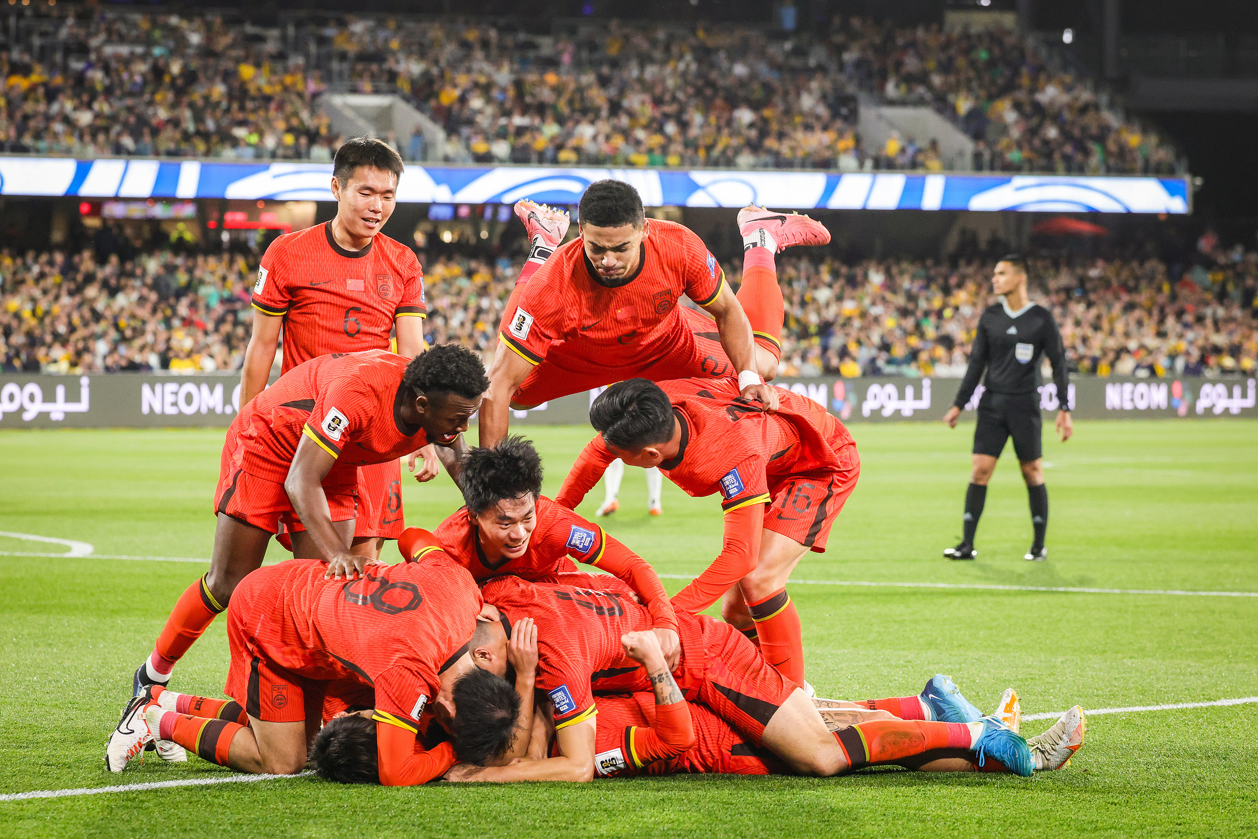 英格兰队碾压葡萄牙队，樊振东统治全场