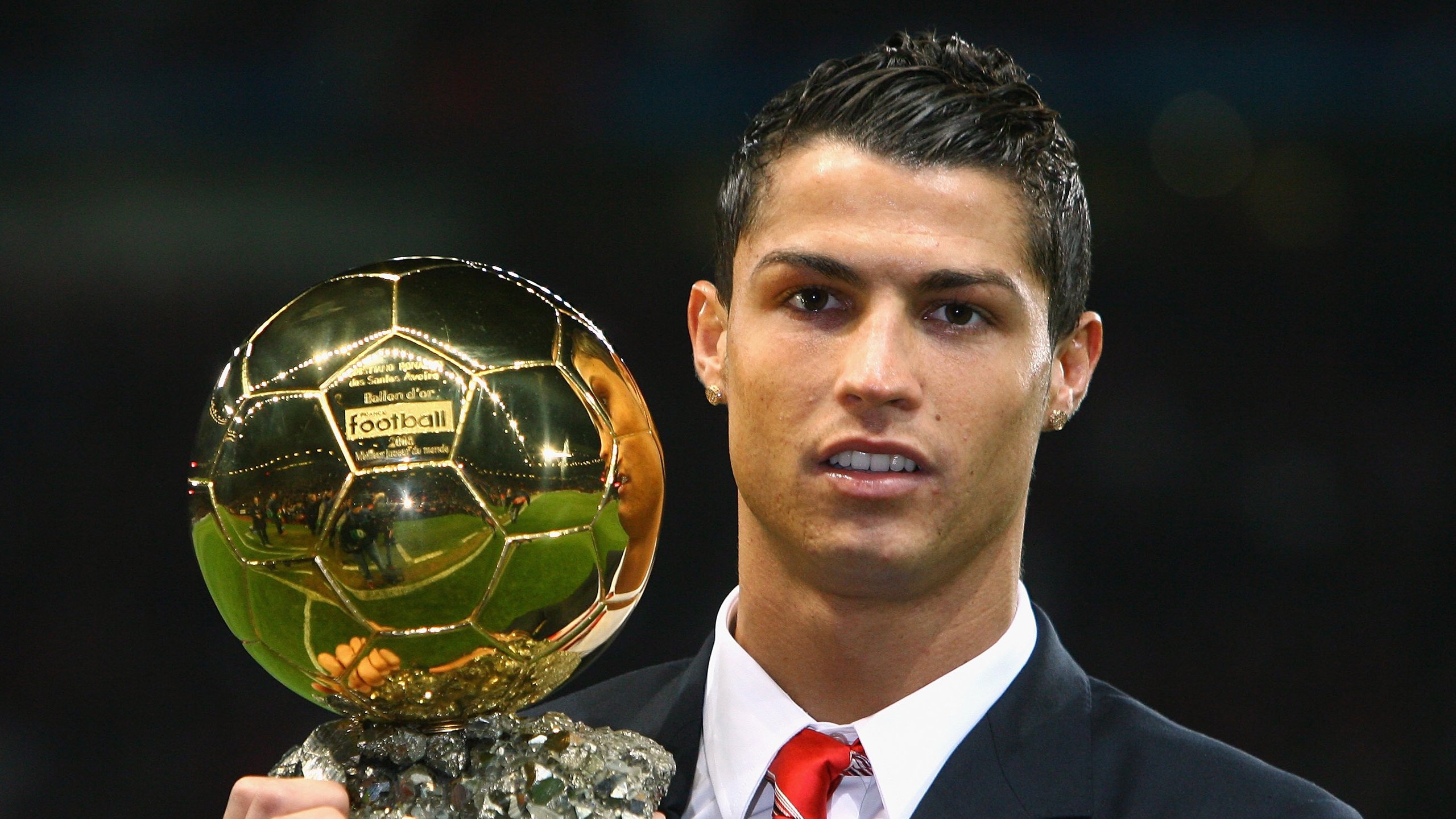 哈弗茨爆发破铁壁，莱比锡红牛防守锁死伊拉克的战术启示